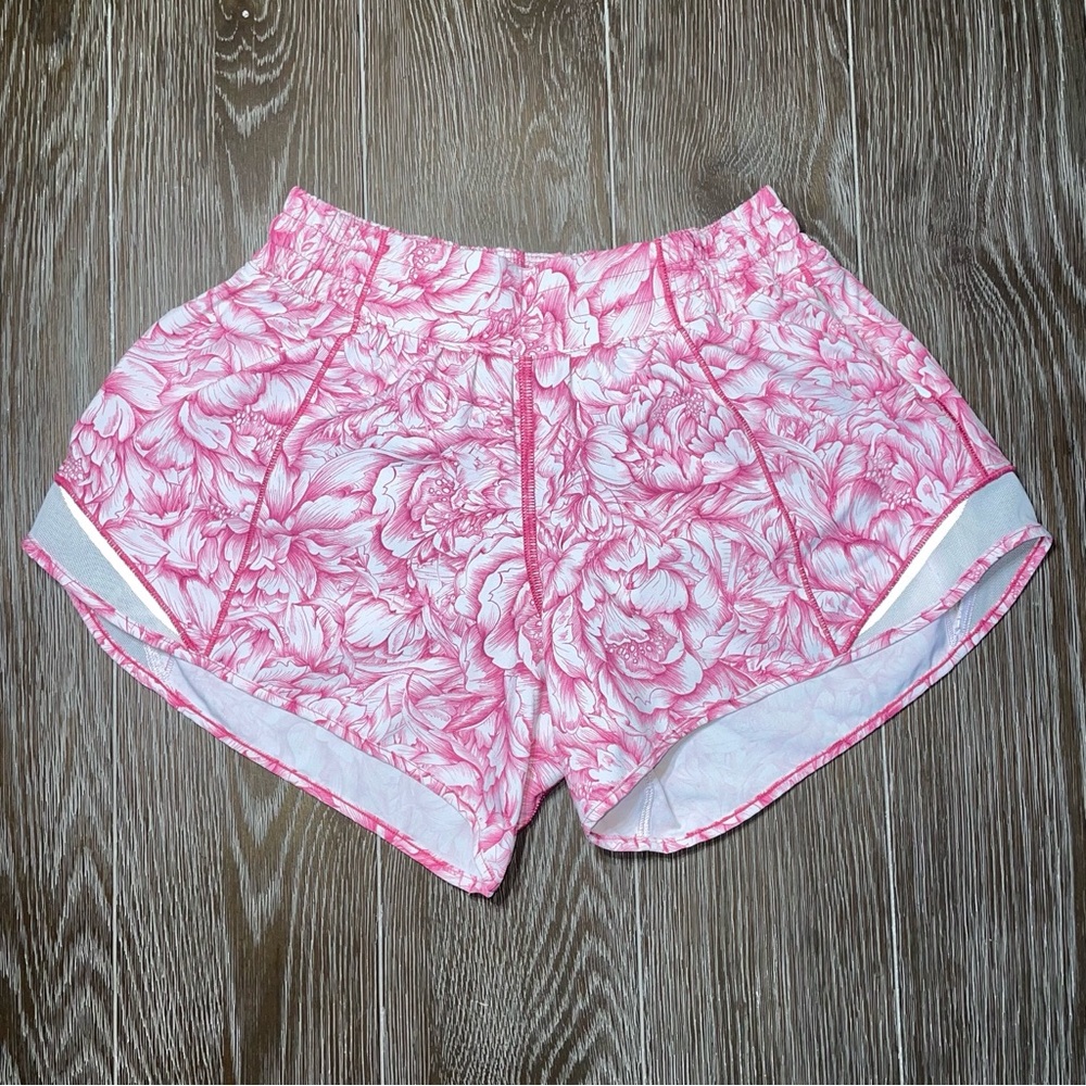 Lululemon Hotty Hot Short II *Long 4" Floral Bloom White Star Ruby / White